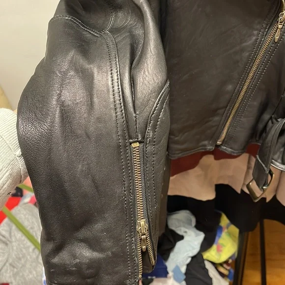 Buttery soft vintage leather jacket - Picture 3 of 6